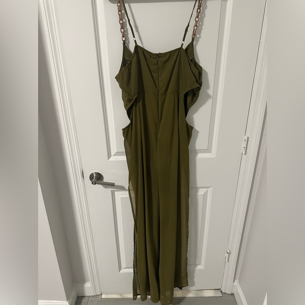 PrettyLittleThing Green High-Slit Jumpsuit - Picture 3 of 3